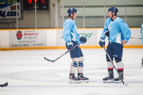 MIKAELA MACKENZIE / WINNIPEG FREE PRESS

Ty Naaykens (left) and Matt Osadick at the Steinbach Pistons MJHL training camp at the TG Smith Centre in Steinbach on Tuesday, Sept. 22, 2020.  For Mike Sawatzky story.

Winnipeg Free Press 2020