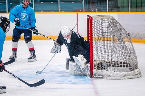 MIKAELA MACKENZIE / WINNIPEG FREE PRESS

Goalie Thomson Phinney at the Steinbach Pistons MJHL training camp at the TG Smith Centre in Steinbach on Tuesday, Sept. 22, 2020.  For Mike Sawatzky story.

Winnipeg Free Press 2020