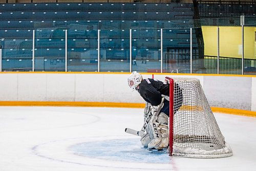 MIKAELA MACKENZIE / WINNIPEG FREE PRESS

Goalie Thomson Phinney at the Steinbach Pistons MJHL training camp at the TG Smith Centre in Steinbach on Tuesday, Sept. 22, 2020.  For Mike Sawatzky story.

Winnipeg Free Press 2020