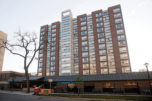 JOHN WOODS / WINNIPEG FREE PRESS
Photo of Parkview Place Care Centre on Edmonton in Winnipeg Tuesday, September 22, 2020. Manitobas latest COPVID-19 death was a resident of the facility.

Reporter: ?