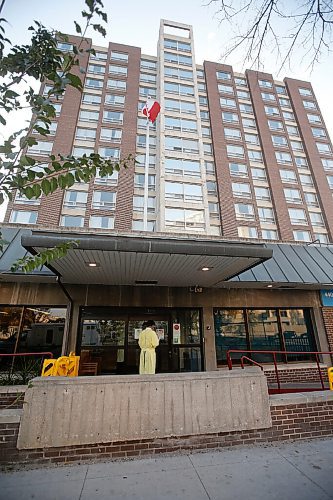 JOHN WOODS / WINNIPEG FREE PRESS
Photo of Parkview Place Care Centre on Edmonton in Winnipeg Tuesday, September 22, 2020. Manitobas latest COPVID-19 death was a resident of the facility.

Reporter: ?