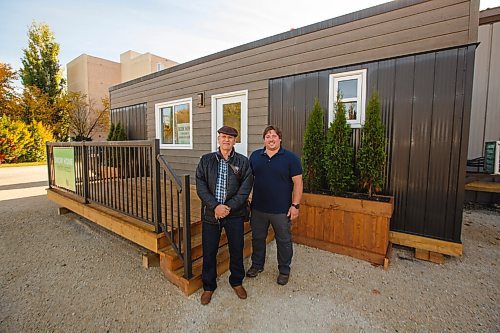 MIKE DEAL / WINNIPEG FREE PRESS
Mezzo Homes partners Ellery Broder and Jason Vitt in front of the 379sqft Micro Mezzo show home on their construction lot in Selkirk, MB.
200924 - Thursday, September 24, 2020.