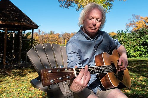 JESSE BOILY  / WINNIPEG FREE PRESS
Dan Donahue, a music producer and folk musician of the '70s, plays a song in his backyard sanctuary  on Friday. Friday, Sept. 25, 2020.
Reporter: Dave Sanderson