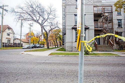MIKAELA MACKENZIE / WINNIPEG FREE PRESS

Police tape on McDermot Avenue at Kate Street in Winnipeg on Monday, Sept. 28, 2020. A homicide investigation is taking place on the first 100 block of Kate Street.


Winnipeg Free Press 2020