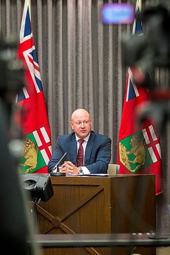 MIKAELA MACKENZIE / WINNIPEG FREE PRESS

Chief public health officer Dr. Brent Roussin speaks to the media at the Manitoba Legislative Building in Winnipeg on Monday, Sept. 28, 2020. For Carol Sanders story.

Winnipeg Free Press 2020