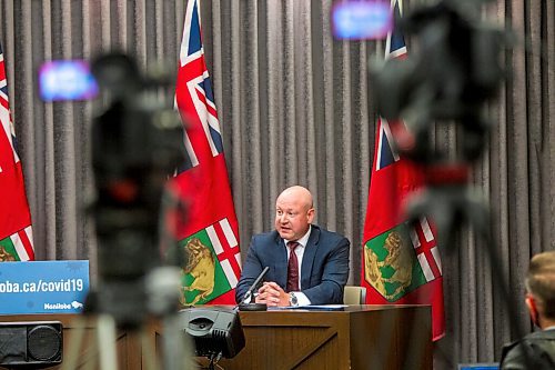 MIKAELA MACKENZIE / WINNIPEG FREE PRESS

Chief public health officer Dr. Brent Roussin speaks to the media at the Manitoba Legislative Building in Winnipeg on Monday, Sept. 28, 2020. For Carol Sanders story.

Winnipeg Free Press 2020