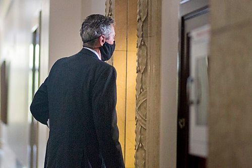 MIKAELA MACKENZIE / WINNIPEG FREE PRESS

Premier Brian Pallister wears a mask while walking through the halls at the Manitoba Legislative Building in Winnipeg on Monday, Sept. 28, 2020.

Winnipeg Free Press 2020