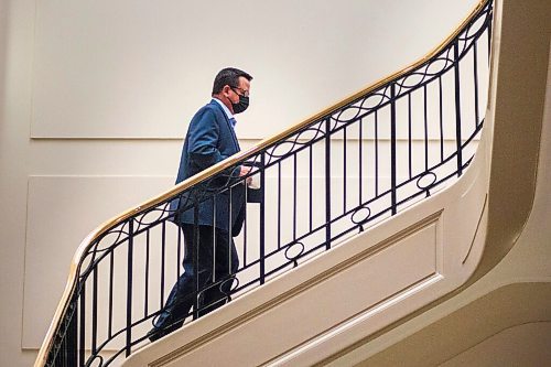 MIKAELA MACKENZIE / WINNIPEG FREE PRESS

Minister of crown services Jeff Wharton wears a mask while walking through the halls at the Manitoba Legislative Building in Winnipeg on Monday, Sept. 28, 2020.

Winnipeg Free Press 2020