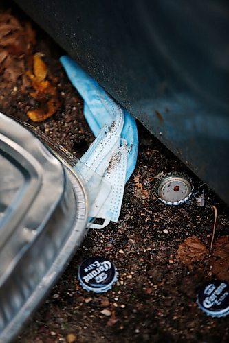 JOHN WOODS / WINNIPEG FREE PRESS
Discarded masks on Winnipeg streets Monday, September 28, 2020. Manitoba has increased its COVID-19 rating to Orange and brought in more restrictive regulations.

Re: ?
