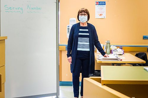 MIKAELA MACKENZIE / WINNIPEG FREE PRESS

Susan Care, COVID-19 testing site volunteer, poses for a portrait at the Pembina Highway location in Winnipeg on Tuesday, Sept. 29, 2020.  Care is a retired public health nurse who since March has volunteered for the WRHA to support the pandemic response. For Danielle Da Silva story.

Winnipeg Free Press 2020