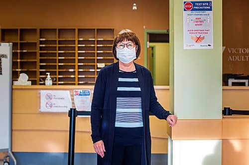 MIKAELA MACKENZIE / WINNIPEG FREE PRESS

Susan Care, COVID-19 testing site volunteer, poses for a portrait at the Pembina Highway location in Winnipeg on Tuesday, Sept. 29, 2020.  Care is a retired public health nurse who since March has volunteered for the WRHA to support the pandemic response. For Danielle Da Silva story.

Winnipeg Free Press 2020