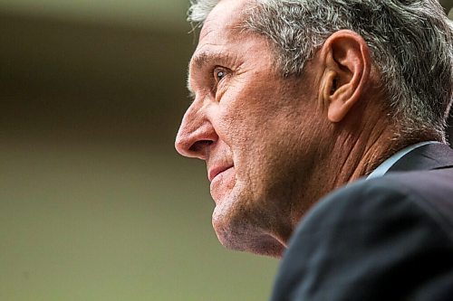 MIKAELA MACKENZIE / WINNIPEG FREE PRESS

Premier Brian Pallister speaks to the media at the Manitoba Legislative Building in Winnipeg on Tuesday, Sept. 29, 2020.  For Larry Kusch story.

Winnipeg Free Press 2020