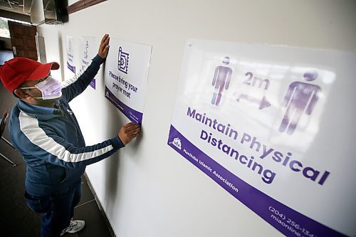 JOHN WOODS / WINNIPEG FREE PRESS
Tahir Iqbal, facility manager at the Manitoba Islamic Association, makes COVID-19 preparations at the Grand Mosque in Winnipeg Tuesday, September 29, 2020. 

Re: Suderman
