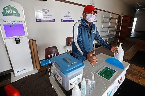 JOHN WOODS / WINNIPEG FREE PRESS
Tahir Iqbal, facility manager at the Manitoba Islamic Association, makes COVID-19 preparations at the Grand Mosque in Winnipeg Tuesday, September 29, 2020. 

Re: Suderman
