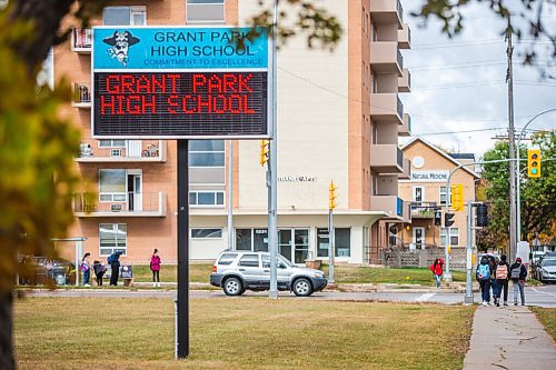 MIKAELA MACKENZIE / WINNIPEG FREE PRESS

Students leave after their half day at Grant Park High School in Winnipeg in Winnipeg on Wednesday, Sept. 30, 2020. For Maggie Macintosh story. 

Winnipeg Free Press 2020