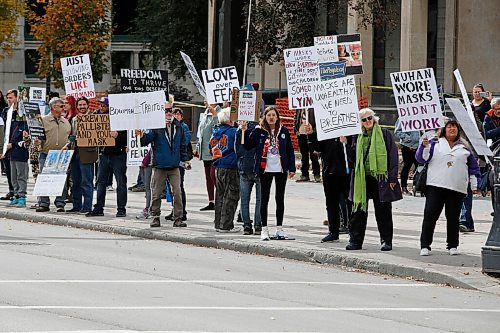 JOHN WOODS / WINNIPEG FREE PRESS
Supporters of Hugs Not Masks gather at city hall in Winnipeg Wednesday, September 30, 2020. 

Reporter: standup