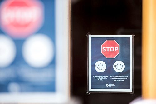 MIKAELA MACKENZIE / WINNIPEG FREE PRESS

Mandatory mask signage on business doors downtown in Winnipeg on Wednesday, Sept. 30, 2020. 

Winnipeg Free Press 2020