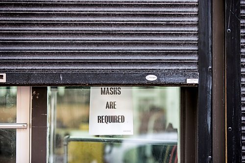 MIKAELA MACKENZIE / WINNIPEG FREE PRESS

Mandatory mask signage on business doors downtown in Winnipeg on Wednesday, Sept. 30, 2020. 

Winnipeg Free Press 2020