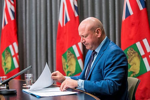 MIKAELA MACKENZIE / WINNIPEG FREE PRESS

Dr. Brent Roussin, Manitoba's chief public health officer, speaks to the media at the Manitoba Legislative Building in Winnipeg on Thursday, Oct. 1, 2020. For Carol Sanders story.

Winnipeg Free Press 2020