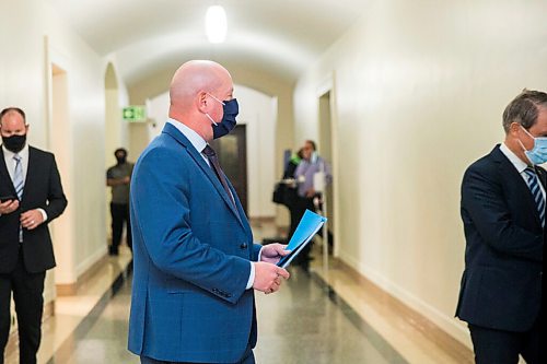 MIKAELA MACKENZIE / WINNIPEG FREE PRESS

Dr. Brent Roussin, Manitoba's chief public health officer, walks in to speak to the media at the Manitoba Legislative Building in Winnipeg on Thursday, Oct. 1, 2020. For Carol Sanders story.

Winnipeg Free Press 2020