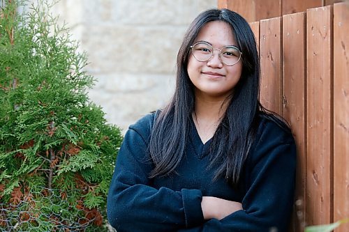 JOHN WOODS / WINNIPEG FREE PRESS
Grade 12 Sisler student Ella Dela Cruz is photographed outside her home in Winnipeg Thursday, October 1, 2020. Dela Cruz is happy that exams are cancelled due to COVID-19.

Reporter: Maggie