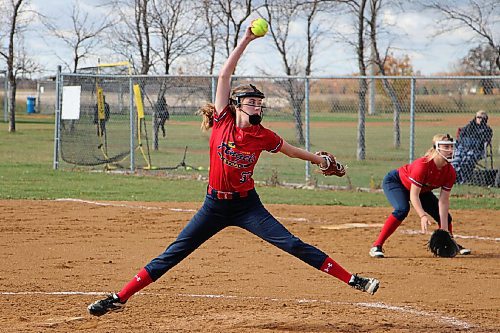 Canstar Community News Alyssa Borkofsky pitches for the Manitoba Angels U14 team on Sept. 27. (GABRIELLE PICHÉ/CANSTAR COMMUNITY NEWS/HEADLINER)