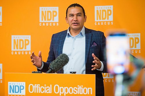 MIKAELA MACKENZIE / WINNIPEG FREE PRESS

NDP leader Wab Kinew speaks to media about the alternative throne speech released today at the Manitoba Legislative Building in Winnipeg on Tuesday, Oct. 6, 2020. For Larry Kusch story.

Winnipeg Free Press 2020