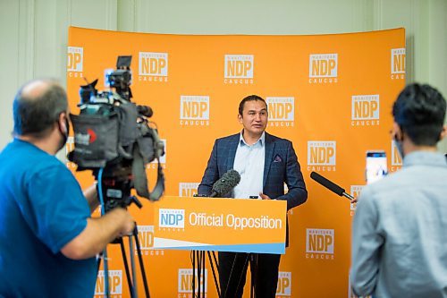 MIKAELA MACKENZIE / WINNIPEG FREE PRESS

NDP leader Wab Kinew speaks to media about the alternative throne speech released today at the Manitoba Legislative Building in Winnipeg on Tuesday, Oct. 6, 2020. For Larry Kusch story.

Winnipeg Free Press 2020