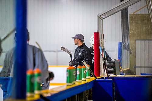 MIKAELA MACKENZIE / WINNIPEG FREE PRESS

Head coach Josh Green at MJHL Winnipeg Freeze practice in Oak Bluff on Tuesday, Oct. 6, 2020. For Mike Sawatzky story.

Winnipeg Free Press 2020