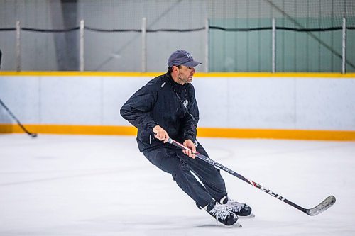 MIKAELA MACKENZIE / WINNIPEG FREE PRESS

Head coach Josh Green at MJHL Winnipeg Freeze practice in Oak Bluff on Tuesday, Oct. 6, 2020. For Mike Sawatzky story.

Winnipeg Free Press 2020