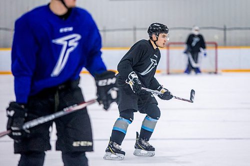 MIKAELA MACKENZIE / WINNIPEG FREE PRESS

Defenceman Evan Kaufman at MJHL Winnipeg Freeze practice in Oak Bluff on Tuesday, Oct. 6, 2020. For Mike Sawatzky story.

Winnipeg Free Press 2020