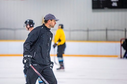 MIKAELA MACKENZIE / WINNIPEG FREE PRESS

Head coach Josh Green at MJHL Winnipeg Freeze practice in Oak Bluff on Tuesday, Oct. 6, 2020. For Mike Sawatzky story.

Winnipeg Free Press 2020