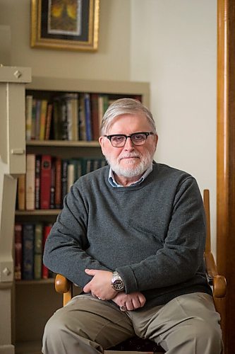 MIKAELA MACKENZIE / WINNIPEG FREE PRESS

Jim Blanchard, author and retired librarian, poses for a portrait in his home in Winnipeg on Wednesday, Oct. 7, 2020. For Ryan Thorpe story.

Winnipeg Free Press 2020