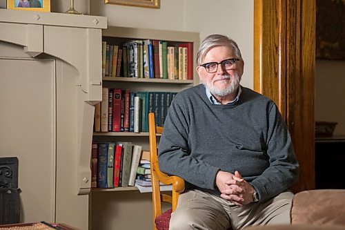 MIKAELA MACKENZIE / WINNIPEG FREE PRESS

Jim Blanchard, author and retired librarian, poses for a portrait in his home in Winnipeg on Wednesday, Oct. 7, 2020. For Ryan Thorpe story.

Winnipeg Free Press 2020