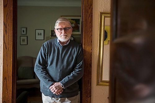 MIKAELA MACKENZIE / WINNIPEG FREE PRESS

Jim Blanchard, author and retired librarian, poses for a portrait in his home in Winnipeg on Wednesday, Oct. 7, 2020. For Ryan Thorpe story.

Winnipeg Free Press 2020