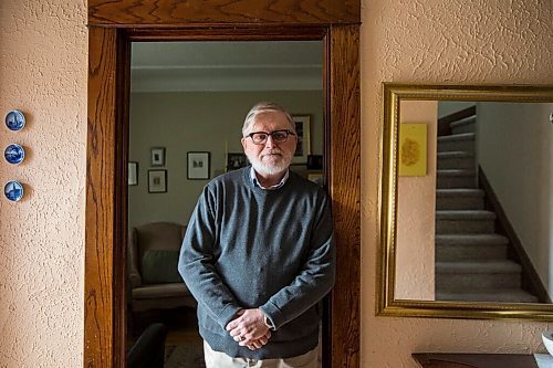 MIKAELA MACKENZIE / WINNIPEG FREE PRESS

Jim Blanchard, author and retired librarian, poses for a portrait in his home in Winnipeg on Wednesday, Oct. 7, 2020. For Ryan Thorpe story.

Winnipeg Free Press 2020