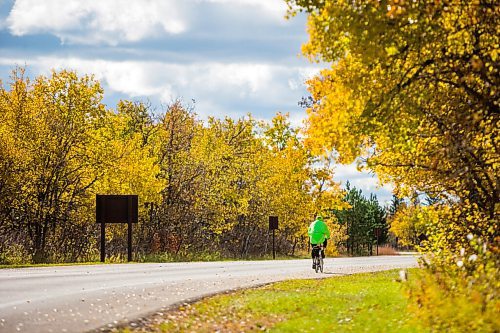 MIKAELA MACKENZIE / WINNIPEG FREE PRESS

Ken Preston enjoys the mild fall weather at Birds Hill Provincial Park on Wednesday, Oct. 7, 2020. Standup.

Winnipeg Free Press 2020