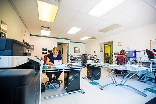 MIKAELA MACKENZIE / WINNIPEG FREE PRESS

Office managers Jen Kuhn (left) and Elisa Gagnon work at The Clipper office in Beausejour on Wednesday, Oct. 7, 2020. For Malak Abas story.

Winnipeg Free Press 2020