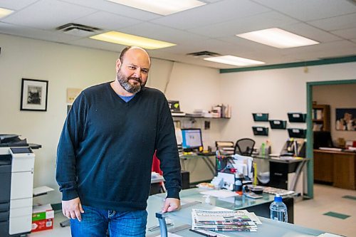 MIKAELA MACKENZIE / WINNIPEG FREE PRESS

Editor and publisher of The Clipper, Mark T. Buss, poses for a portrait at the office in Beausejour on Wednesday, Oct. 7, 2020. For Malak Abas story.

Winnipeg Free Press 2020