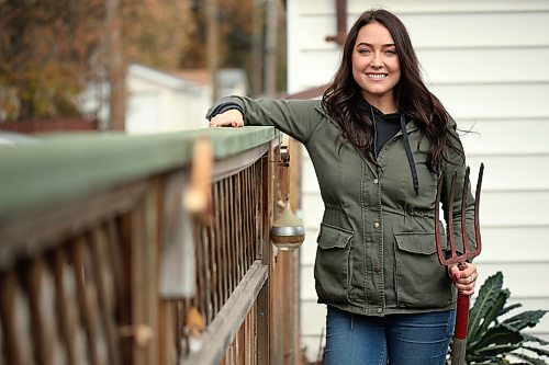 SHANNON VANRAES / WINNIPEG FREE PRESS
Melody Doern says gardening has allowed her to relax during the ongoing COVID-19 pandemic. She was photographed in the garden of her St. Boniface home on October 7, 2020.