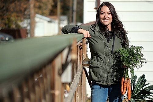 SHANNON VANRAES / WINNIPEG FREE PRESS
Melody Doern says gardening has allowed her to relax during the ongoing COVID-19 pandemic. She was photographed in the garden of her St. Boniface home on October 7, 2020.