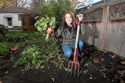 SHANNON VANRAES / WINNIPEG FREE PRESS
Melody Doern says gardening has allowed her to relax during the ongoing COVID-19 pandemic. She was photographed in the garden of her St. Boniface home on October 7, 2020.