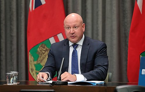 RUTH BONNEVILLE / WINNIPEG FREE PRESS
 
Local  - COVID update 

MANITOBA'S CHIEF PROVINCIAL PUBLIC HEALTH OFFICER, Dr. Brent Roussin,  answers questions from the media at the Legislative Building on Thursday. 

Oct 8th, 2020