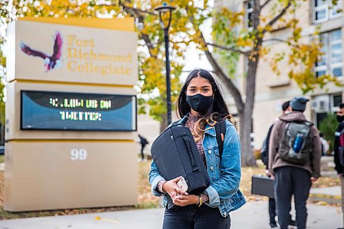 MIKAELA MACKENZIE / WINNIPEG FREE PRESS

Shamailah Islam poses for a portrait in front of Fort Richmond Collegiate in Winnipeg on Thursday, Oct. 8, 2020. For Maggie Macintosh story.

Winnipeg Free Press 2020