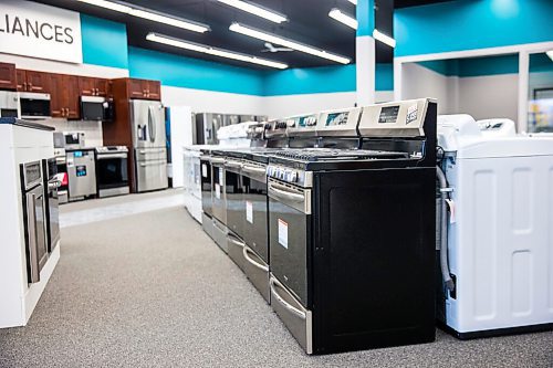 MIKAELA MACKENZIE / WINNIPEG FREE PRESS

Bain Appliance Sales in Winnipeg on Friday, Oct. 9, 2020. There is currently a shortage of appliances and a massive demand for them. For Temur Durrani story.

Winnipeg Free Press 2020