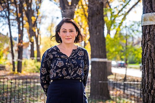 MIKAELA MACKENZIE / WINNIPEG FREE PRESS

Katherine Starzyk, associate professor in social and personality psychology at the University of Manitoba and director of the Social Justice Laboratory, poses for a portrait in Winnipeg on Friday, Oct. 9, 2020. For Danielle Da Silva story.

Winnipeg Free Press 2020