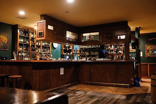 Mike Sudoma / Winnipeg Free Press
By 10:30 the Toad in the Hole Pub is virtually empty, where normally the pub would just be getting going a this time pre CoVid.
October 9, 2020