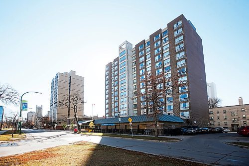 JOHN WOODS / WINNIPEG FREE PRESS
Senior centre Parkview Place by Revera on Edmonton St. is photographed Monday, October 12, 2020. Another COVID-19 death was reported at Parkview.

Reporter: Waldman