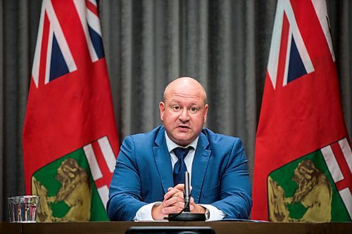 MIKAELA MACKENZIE / WINNIPEG FREE PRESS

Dr. Brent Roussin, chief public health officer, speaks to the media at the Manitoba Legislative Building in Winnipeg on Tuesday, Oct. 13, 2020. For Danielle story.

Winnipeg Free Press 2020