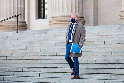 MIKAELA MACKENZIE / WINNIPEG FREE PRESS

Dr. Brent Roussin, chief public health officer, walks out after speaking to the media at the Manitoba Legislative Building in Winnipeg on Tuesday, Oct. 13, 2020. For Danielle story.

Winnipeg Free Press 2020